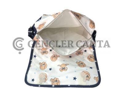 anne bebek postacı ve el çantası