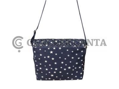 anne bebek postacı ve el çantası